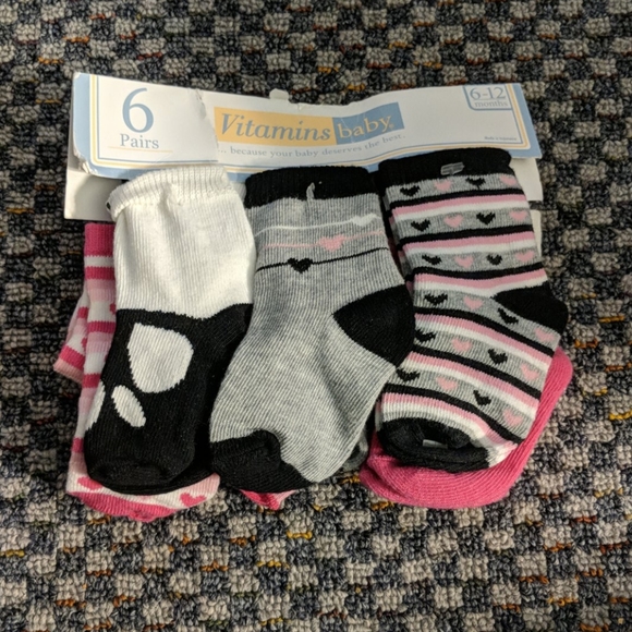 Six adorable baby socks - Picture 1 of 8